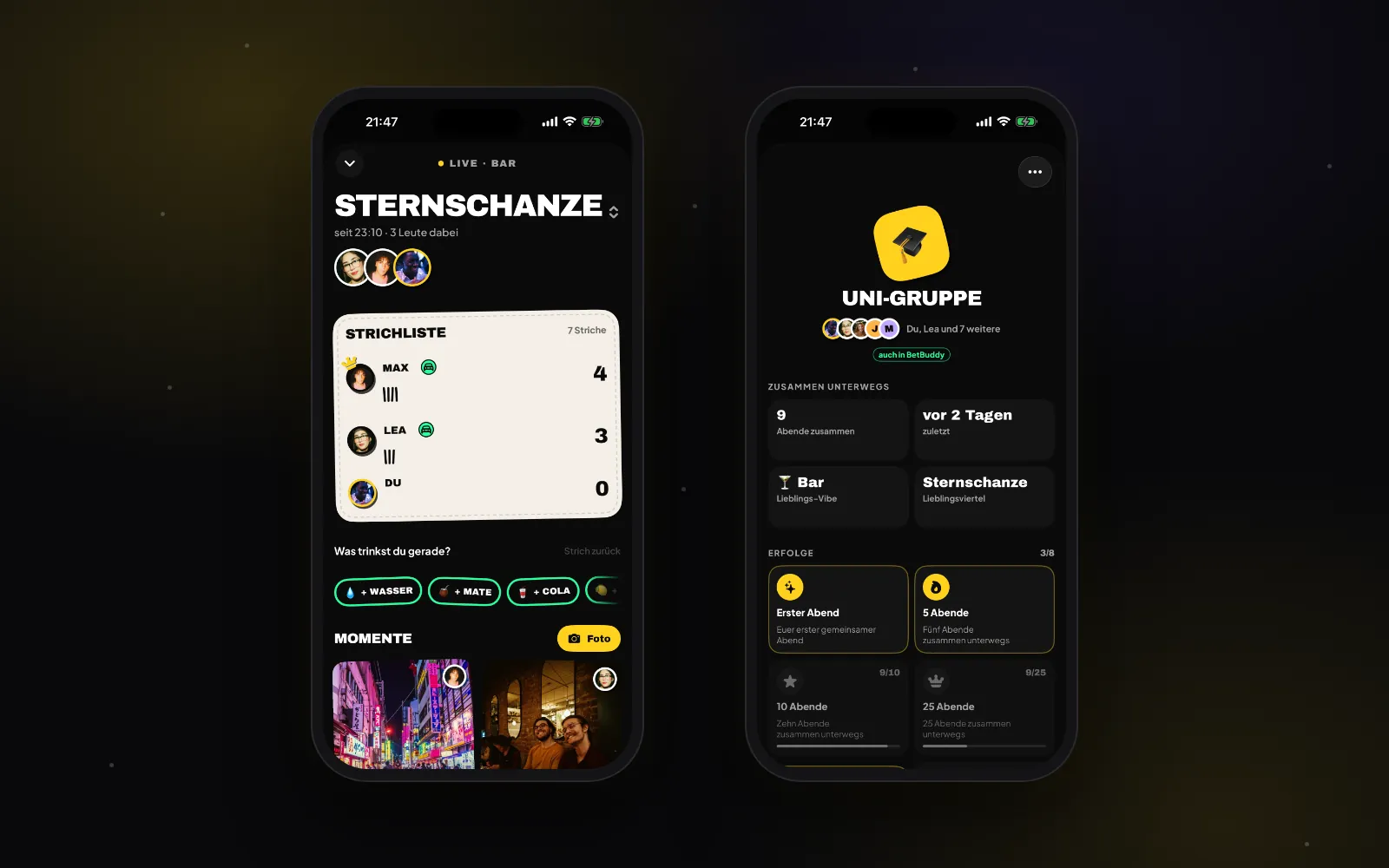 Zwei iPhones mit Lesgoo: links der Live-Abend Sternschanze seit 23:10 mit drei Leuten, einer Strichliste mit Max, Lea und dir, Knöpfen für Wasser, Mate und Cola und Fotos unter Momente, rechts die Uni-Gruppe mit gelbem Gruppen-Icon, neun gemeinsamen Abenden, Lieblingsviertel Sternschanze und freigeschalteten Erfolgen wie Erster Abend und 5 Abende