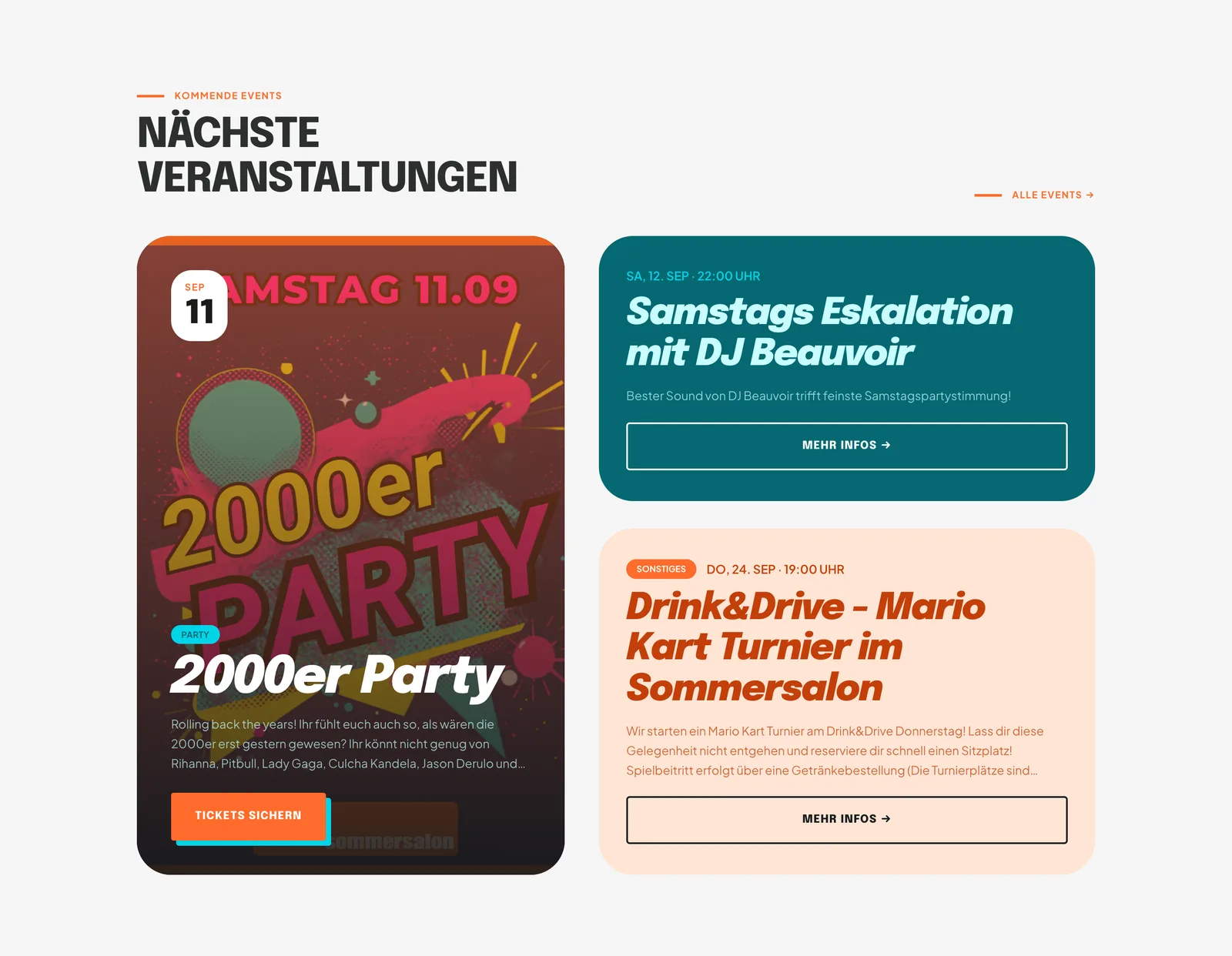 Abschnitt Nächste Veranstaltungen auf der Startseite: links eine hohe Karte mit dem Flyer der 2000er Party und einem Datumsbadge 11. September, rechts zwei Karten in Petrol und Pfirsich für Samstags Eskalation und ein Mario-Kart-Turnier